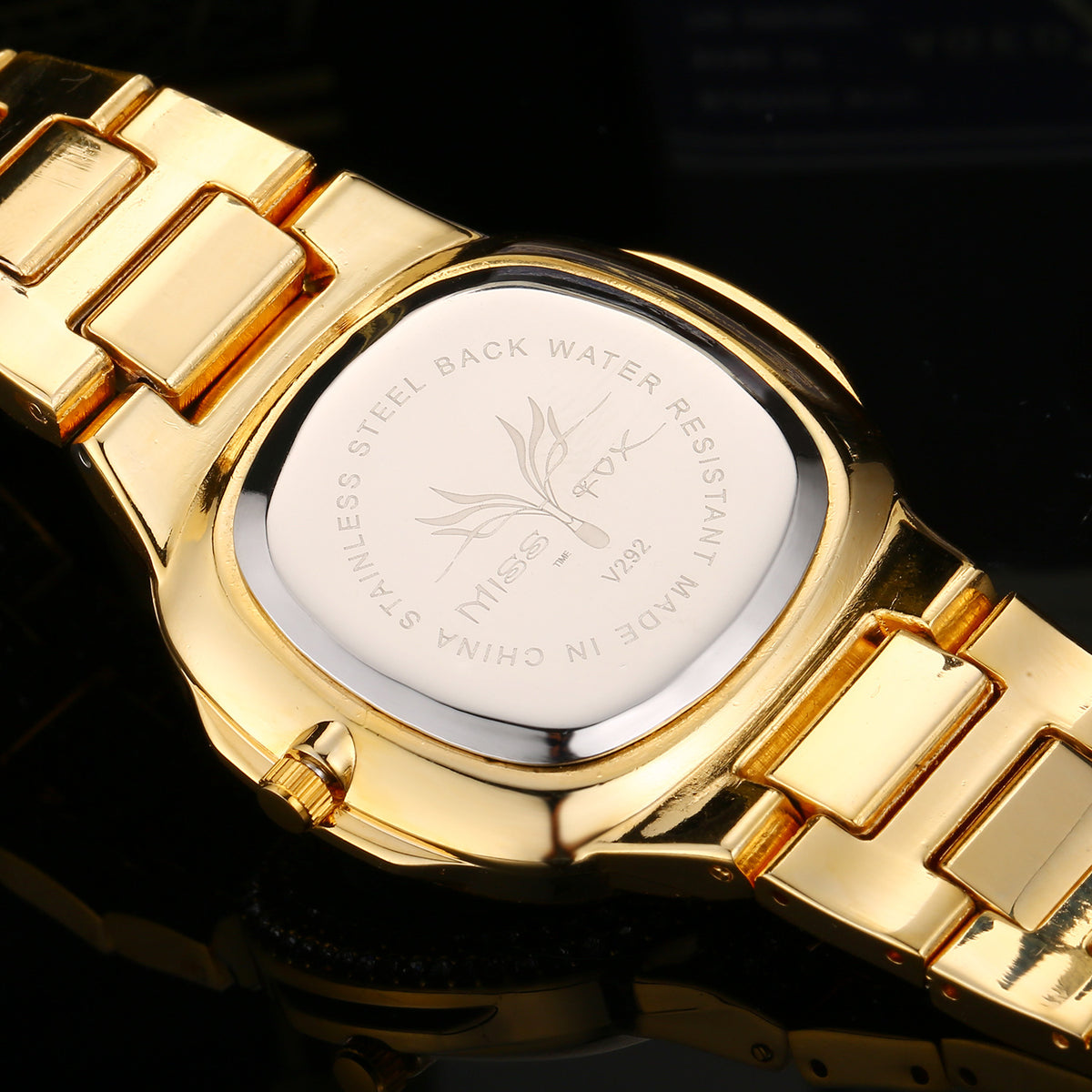 Wasserdichte Damenuhr mit Metallarmband – Bild 7 | LuxeStyle