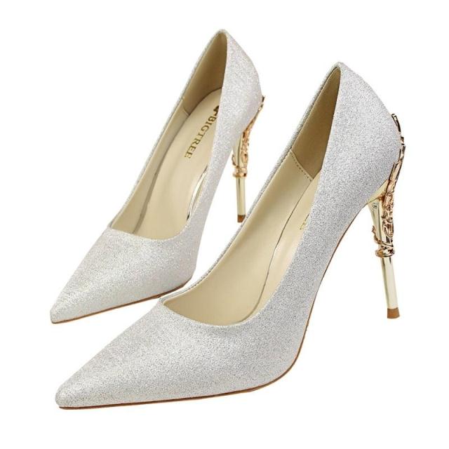 Elegante High Heels mit Metall-Akzent