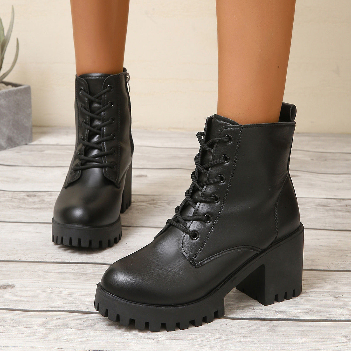 Chunky Ankle Boots im British Style