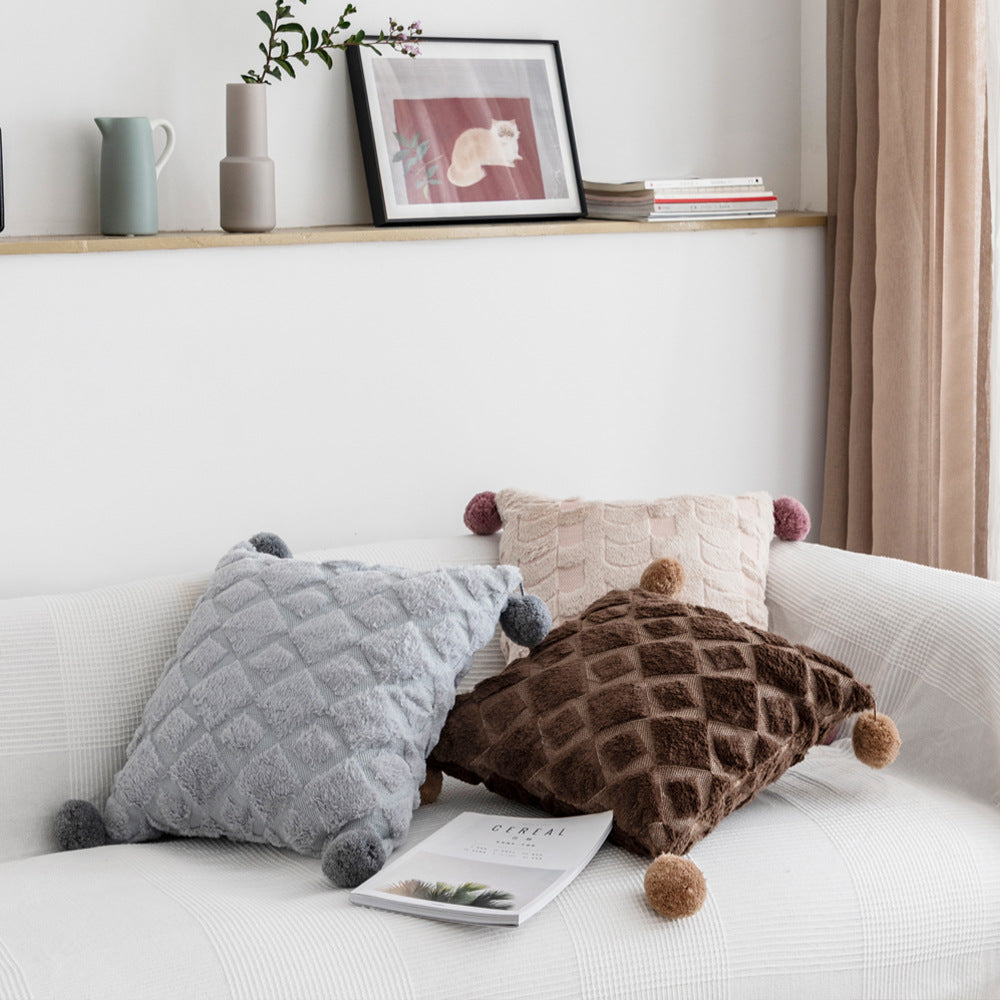 Plüsch-Sofakissen mit Pompon – Bild 3 | LuxeStyle