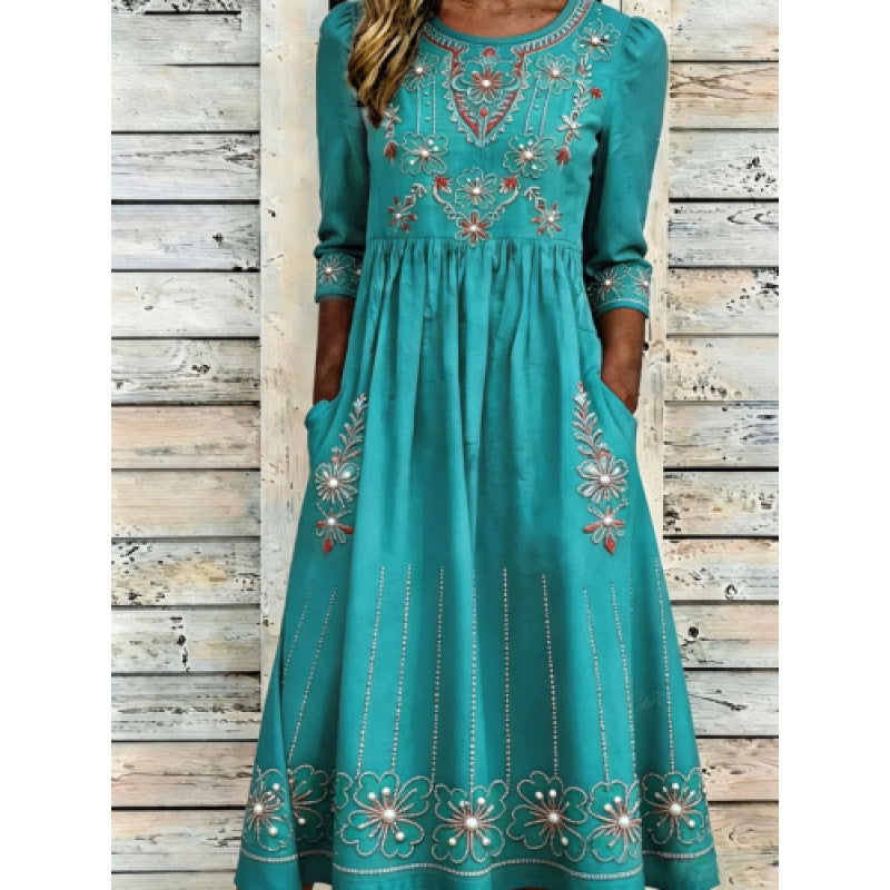 Besticktes Midikleid mit Rundhalsausschnitt