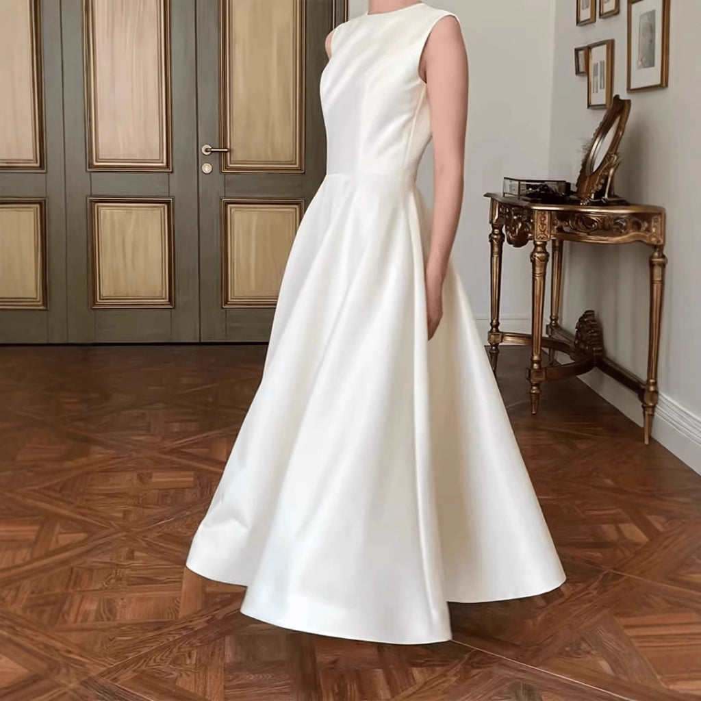 Elegantes Abendkleid mit Schleppe