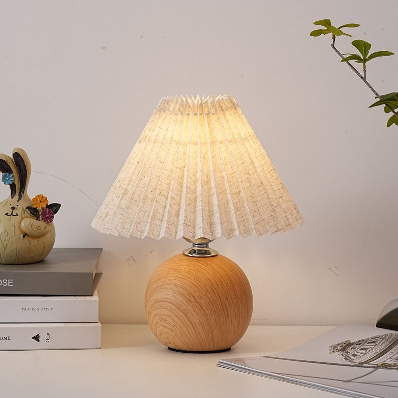 Tischlampe mit Stoffkordel und Keramikfuss – Bild 3 | LuxeStyle