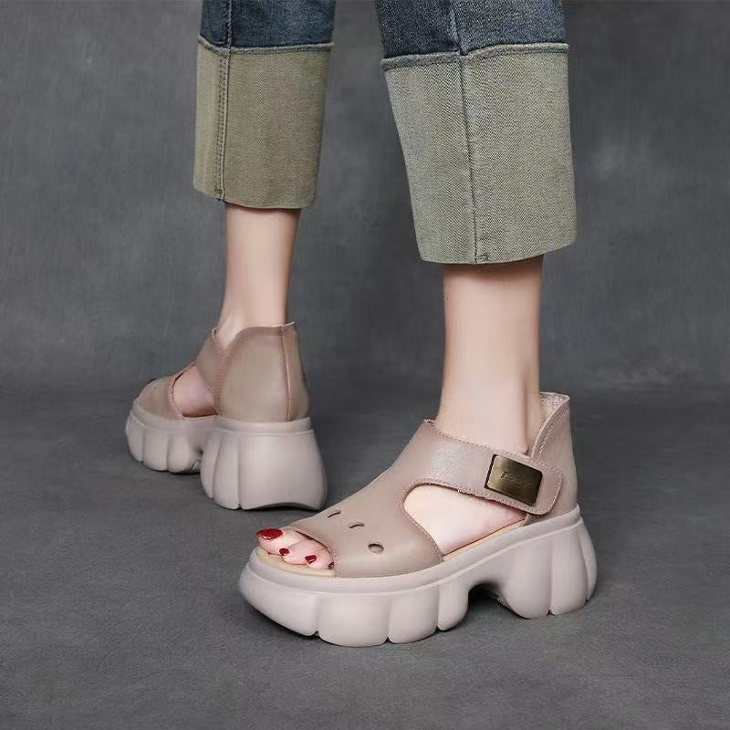 Bequeme Sandalen mit dicker Sohle