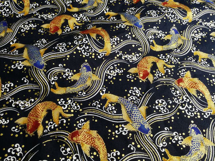 Japanischer Baumwollstoff mit Goldpuder-Druck – Bild 3 | LuxeStyle