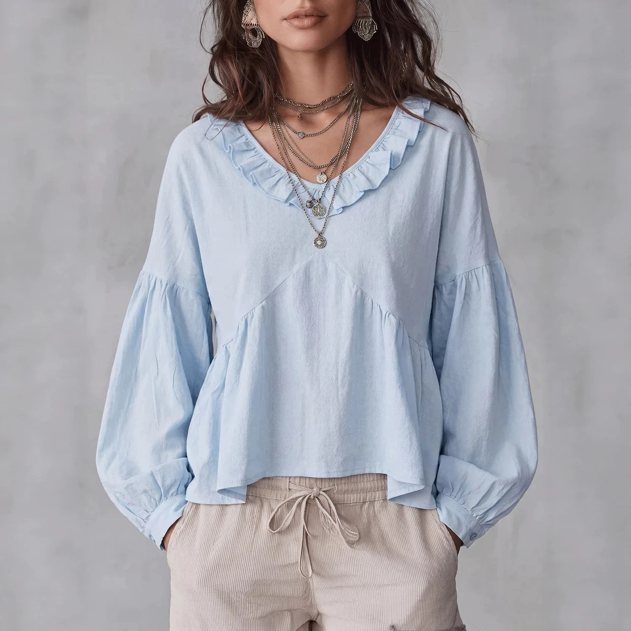 Vintage Bluse mit V-Ausschnitt und Spitze