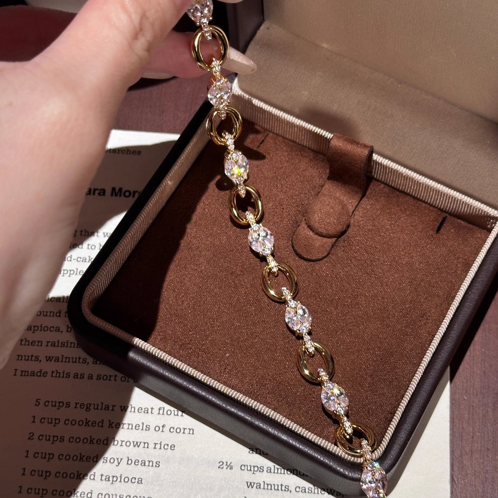 Vintage Armband mit ineinandergreifenden Diamanten – Bild 2 | LuxeStyle