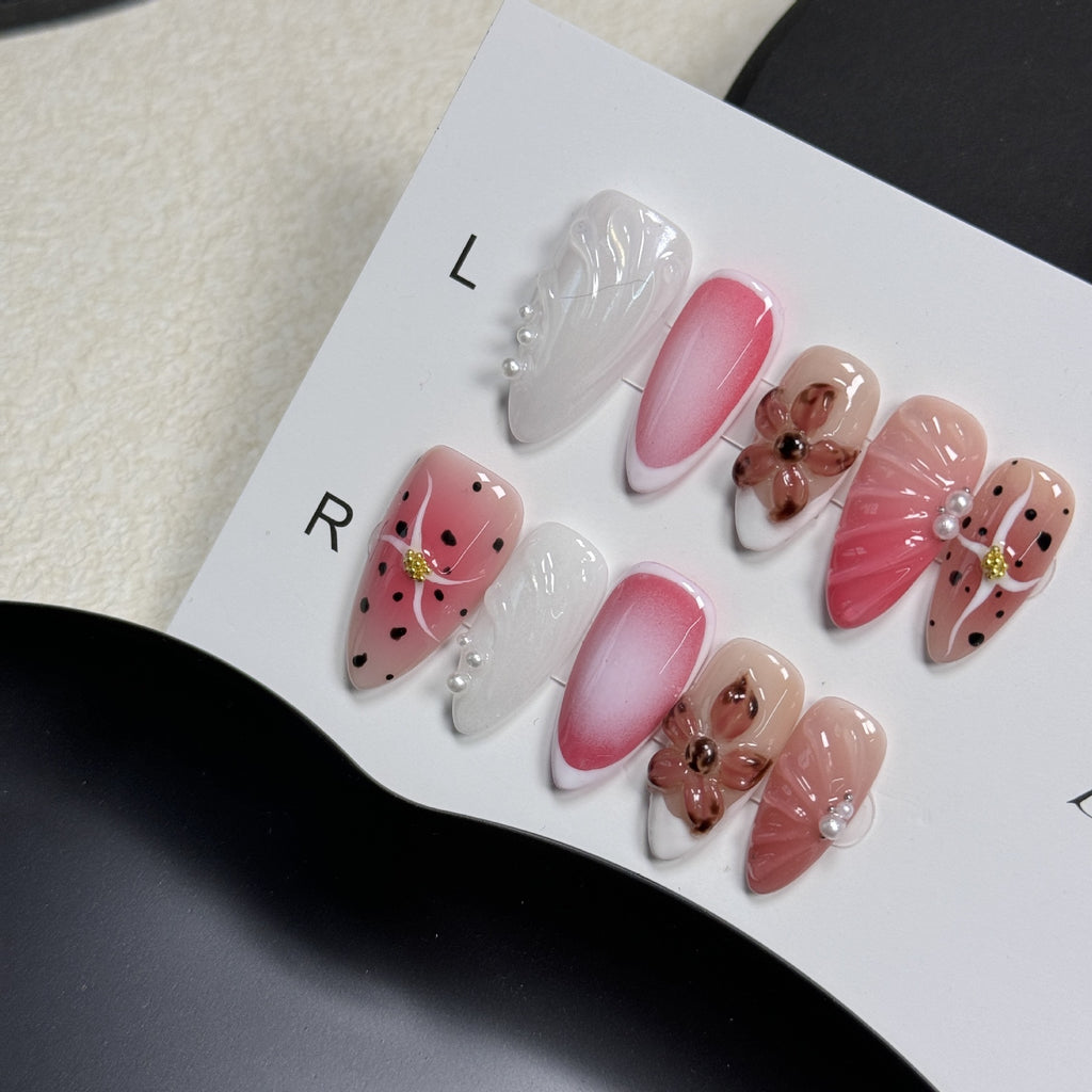 Handbemalte 3D-Nagelsticker «Cute» – Bild 6 | LuxeStyle