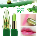 Farbwechselnde Lippenpflege mit Aloe Vera