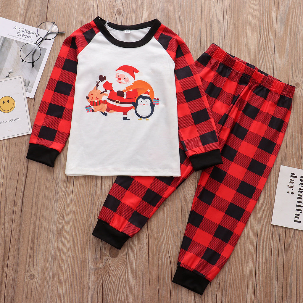 Weihnachts-Pyjama im Partnerlook