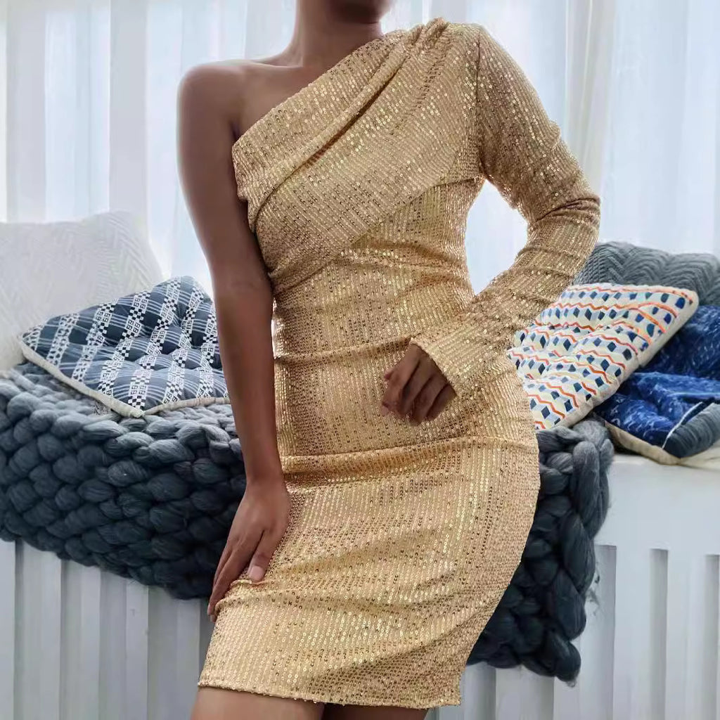 Pailletten-Pulloverkleid mit asymmetrischem Saum