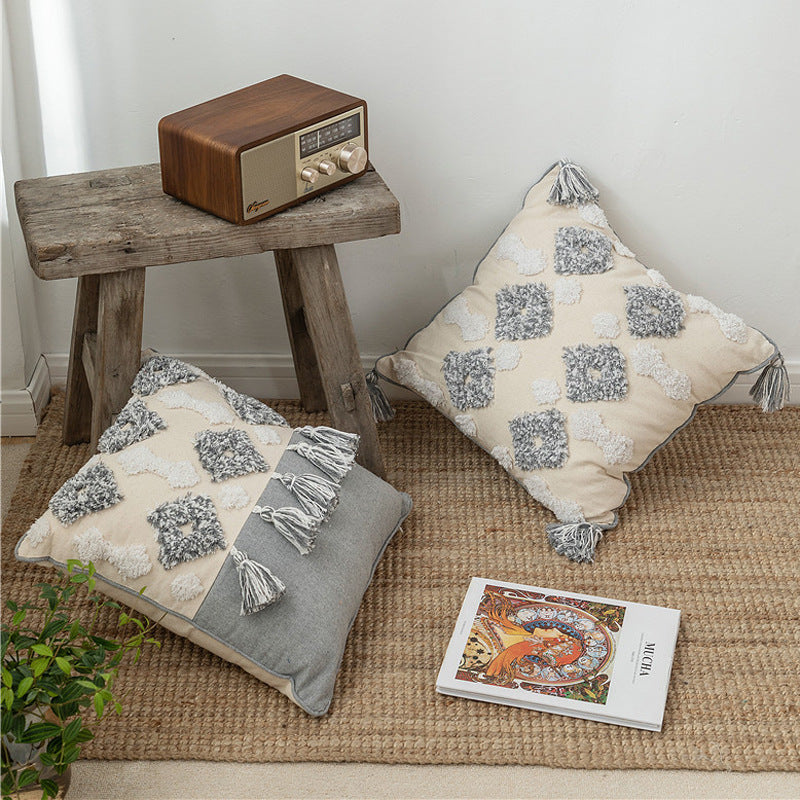 Quadratischer Kissenbezug mit Quasten | LuxeStyle