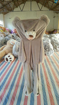 Riesiger Teddybär – Plüschtier mit Leder-Optik – Bild 1 | LuxeStyle