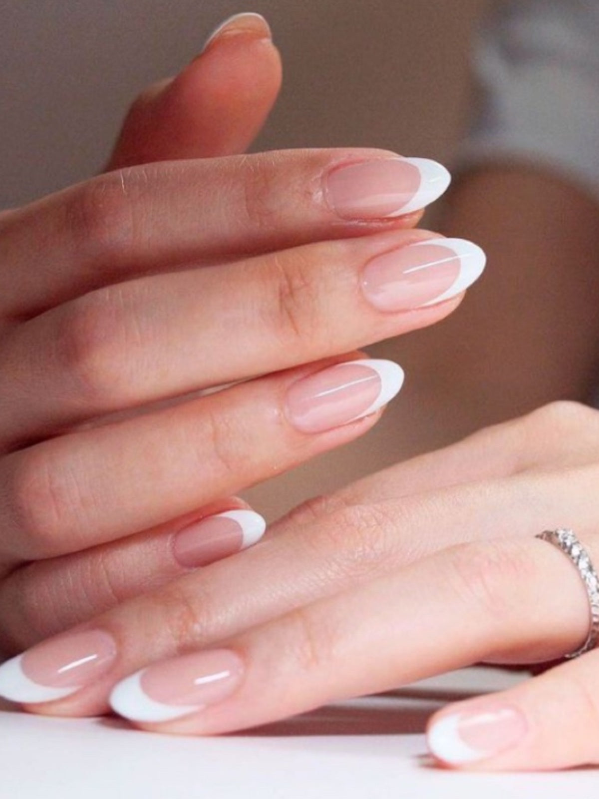 Mandel-Maniküre mit Blush-Effekt – Bild 4 | LuxeStyle