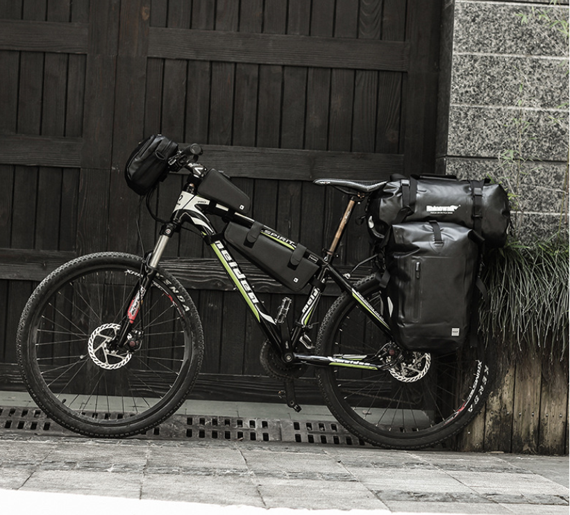 Wasserdichter Rucksack für Velofahrten – Bild 3 | LuxeStyle