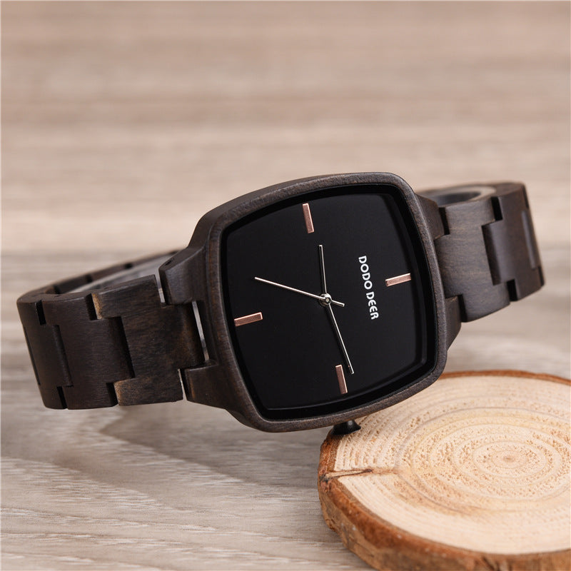Schwarze Armbanduhr mit Holzgehäuse – Bild 2 | LuxeStyle