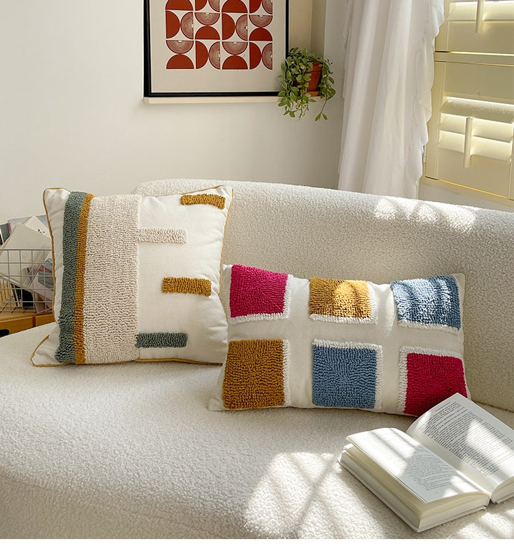 Modernes besticktes Kissen- oder Handtuchbezug – Bild 1 | LuxeStyle