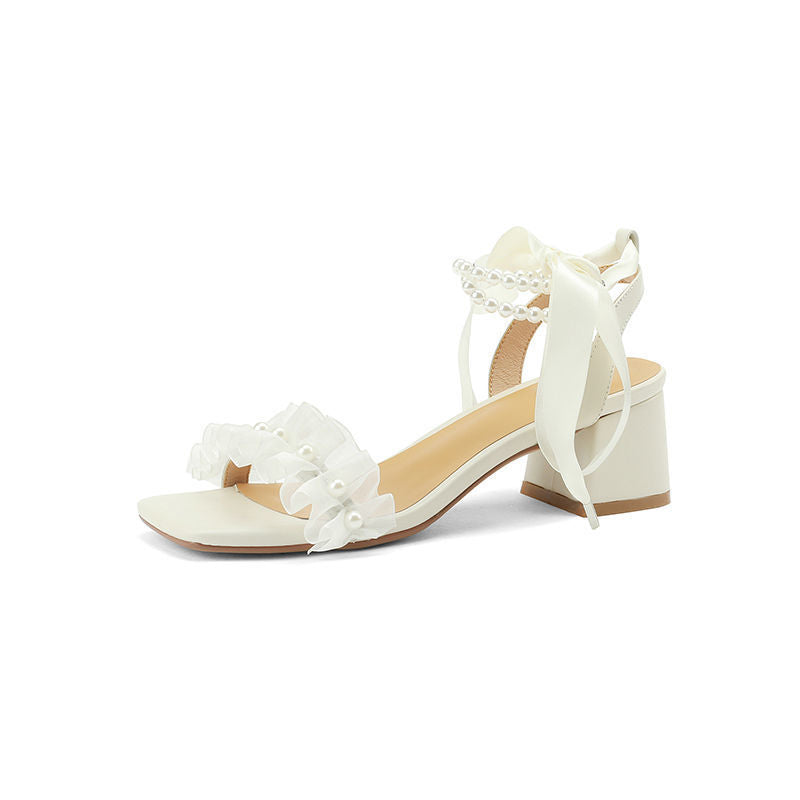 Sandalen mit Pfropfen-Absatz und Perlenband | LuxeStyle