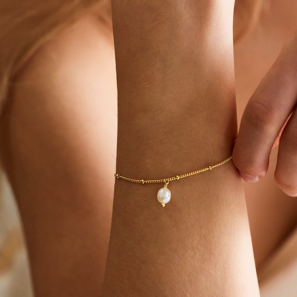 Vielseitiges Edelstahl-Armband für Damen – Bild 3 | LuxeStyle