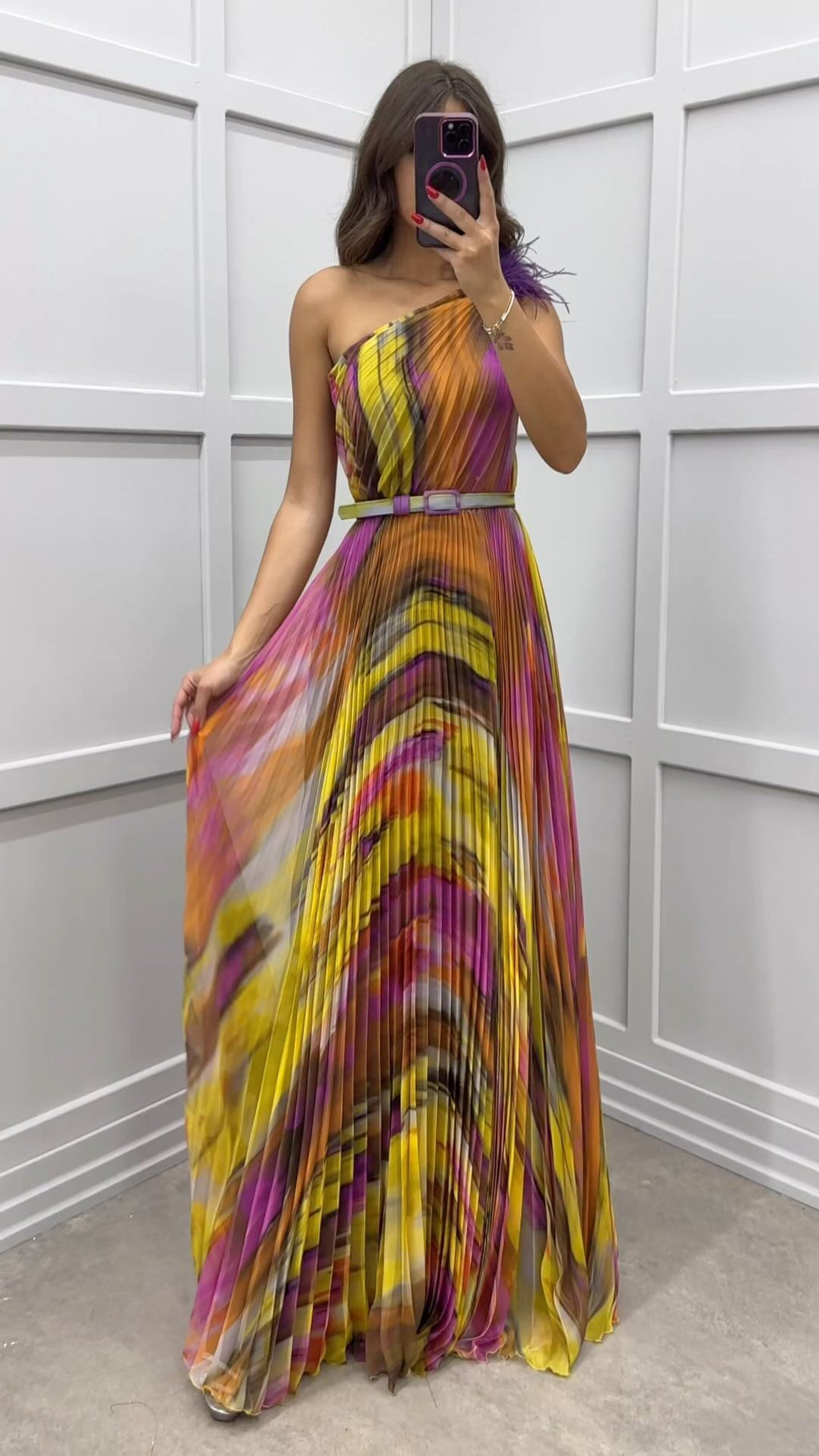 Regenbogen-Off-Shoulder-Kleid mit Plissees