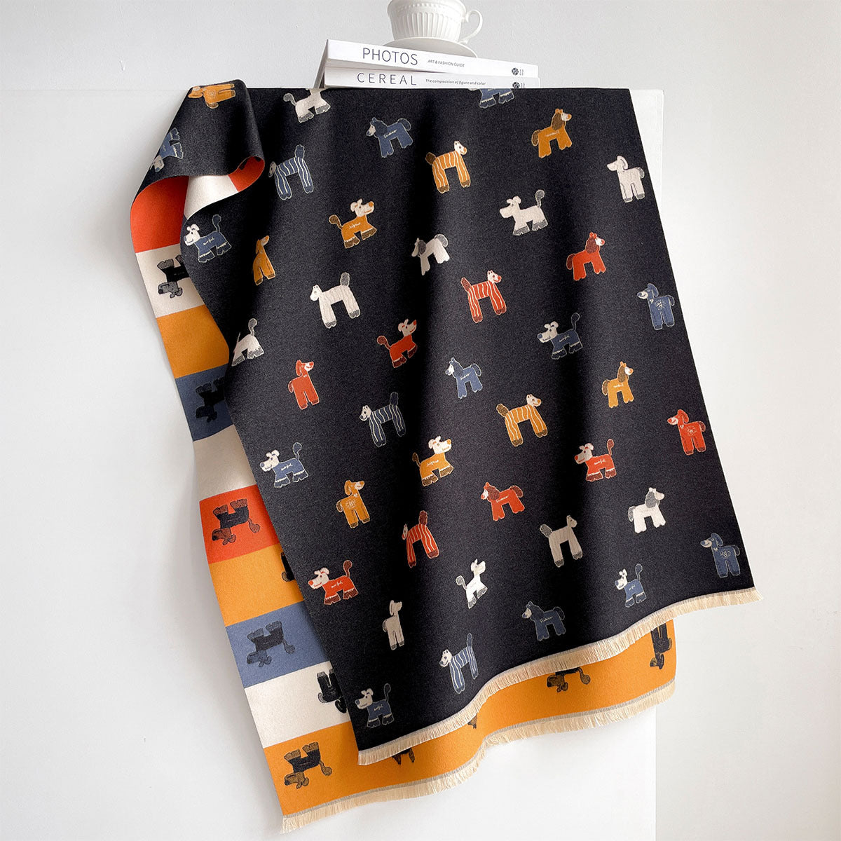 Jacquard-Schal mit Hundemuster, 180×65 cm | LuxeStyle