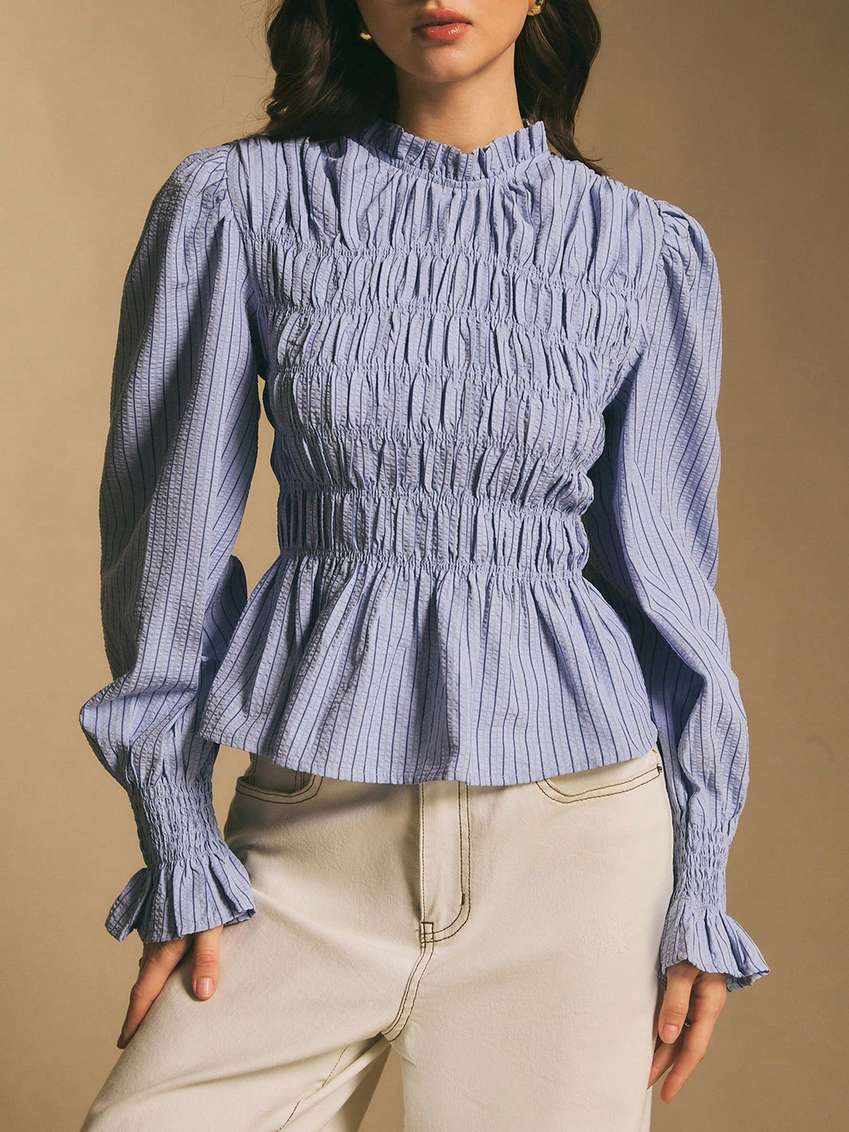 Gestreifte Bluse mit Rüschen und Puffärmeln – Bild 3 | LuxeStyle