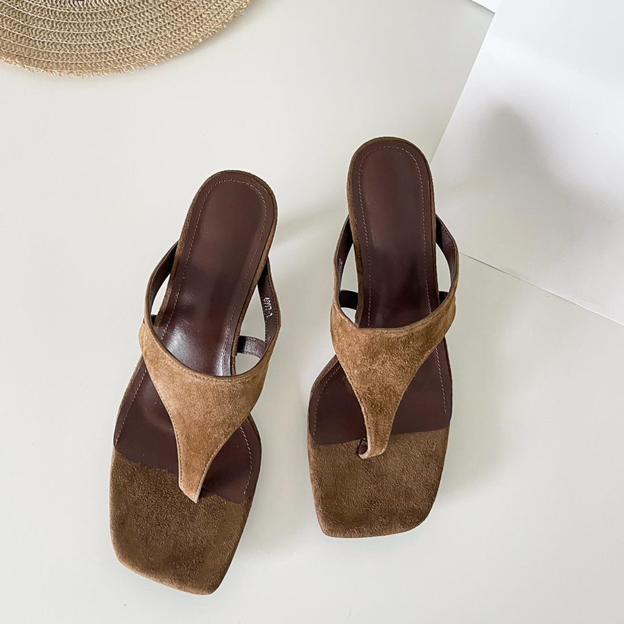 Retro-Chic Minimalistische Stiletto-Sandalen – Bild 1 | LuxeStyle