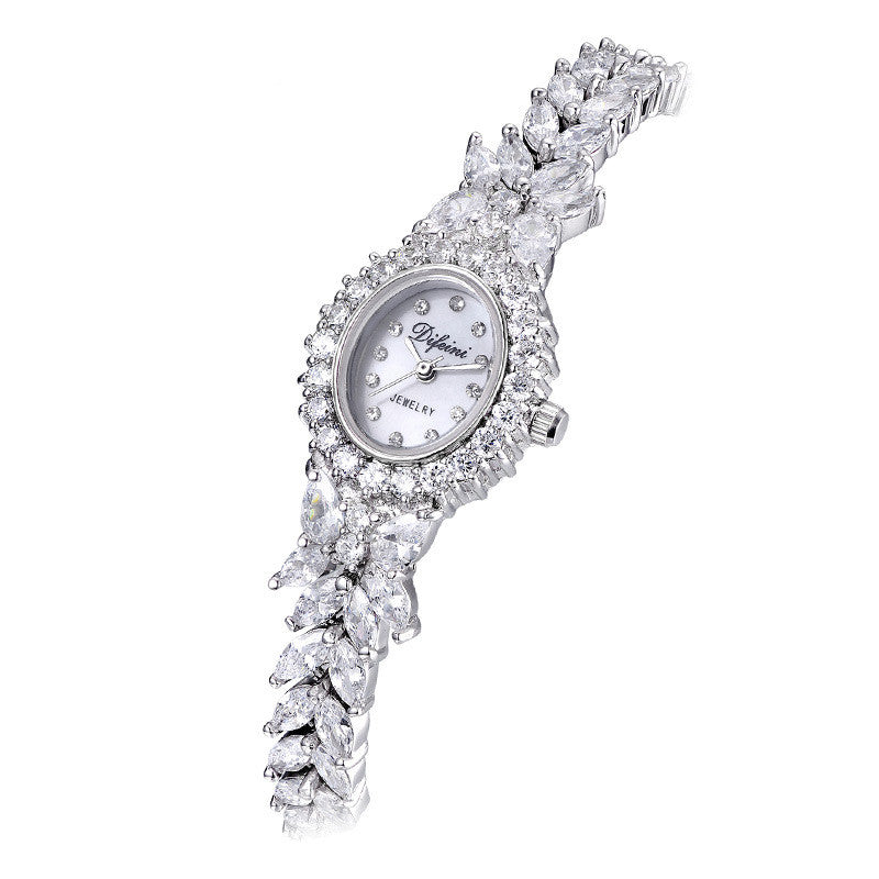 Elegante Damenuhr mit Armband und Zierfunktion – Bild 5 | LuxeStyle