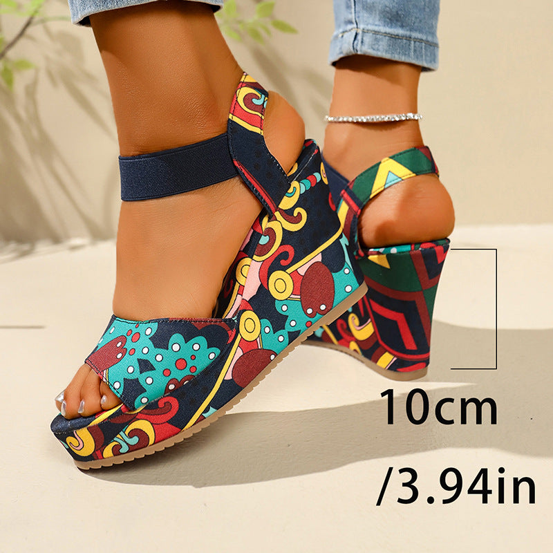 Keile Sandalen mit Riemen und Plateau
