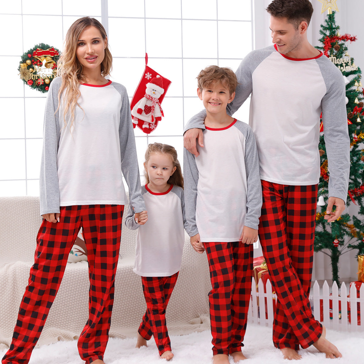 Weihnachts-Homewear für die ganze Familie