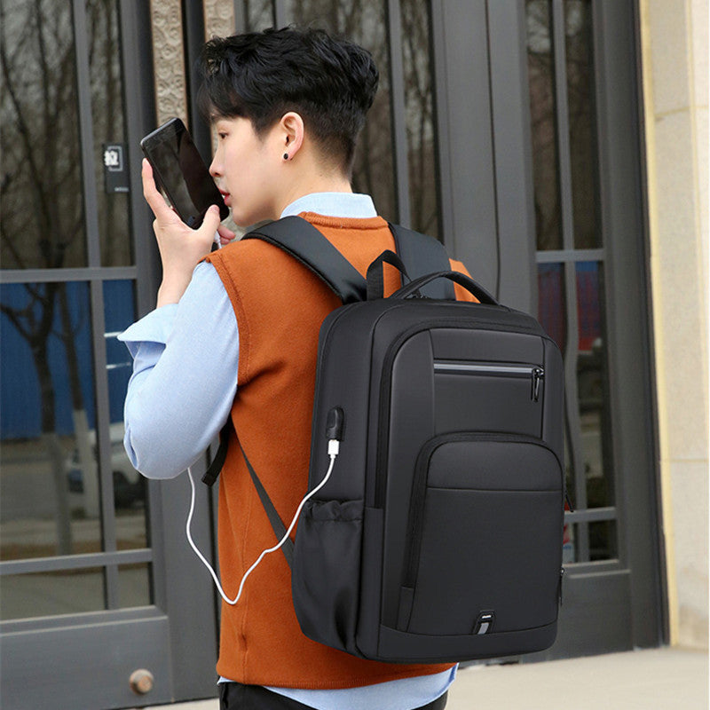 Rucksack mit USB-Ladefunktion für Business – Bild 4 | LuxeStyle