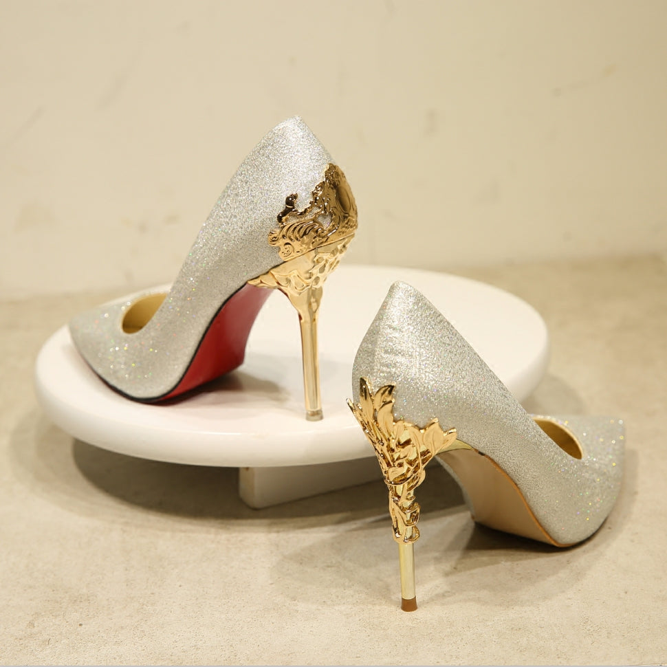 Elegante High Heels mit Metall-Akzent