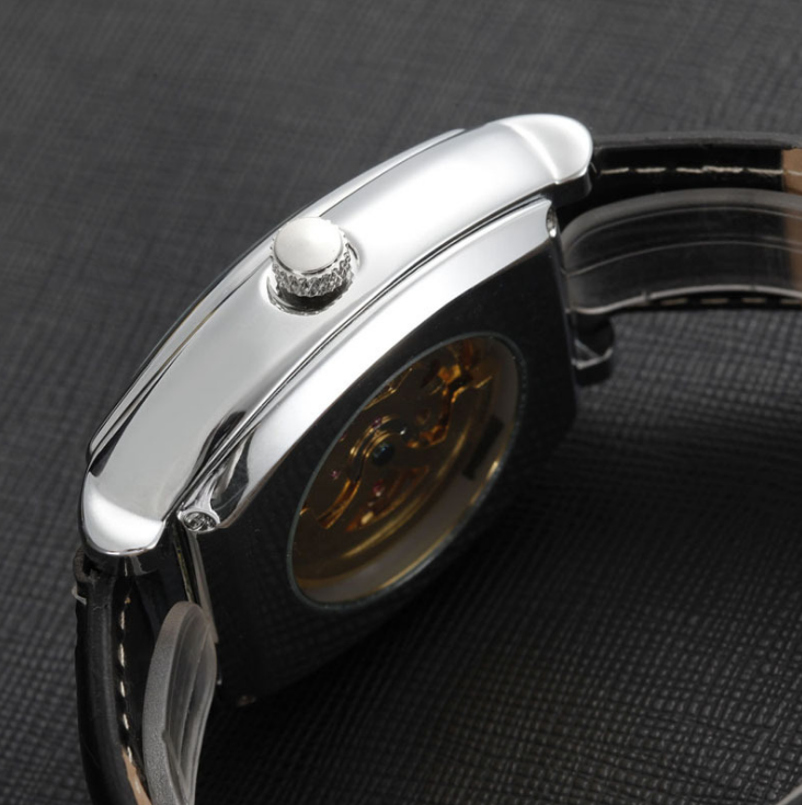 Quadratische mechanische Lederuhr – Bild 3 | LuxeStyle