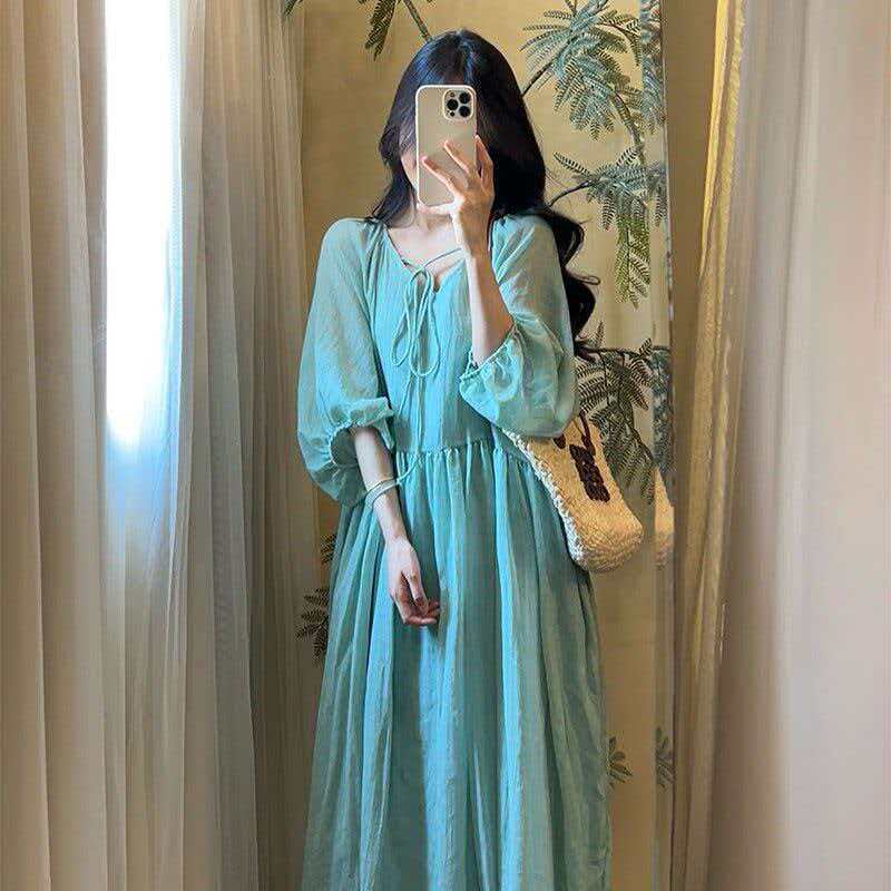 V-Ausschnitt Midi-Kleid