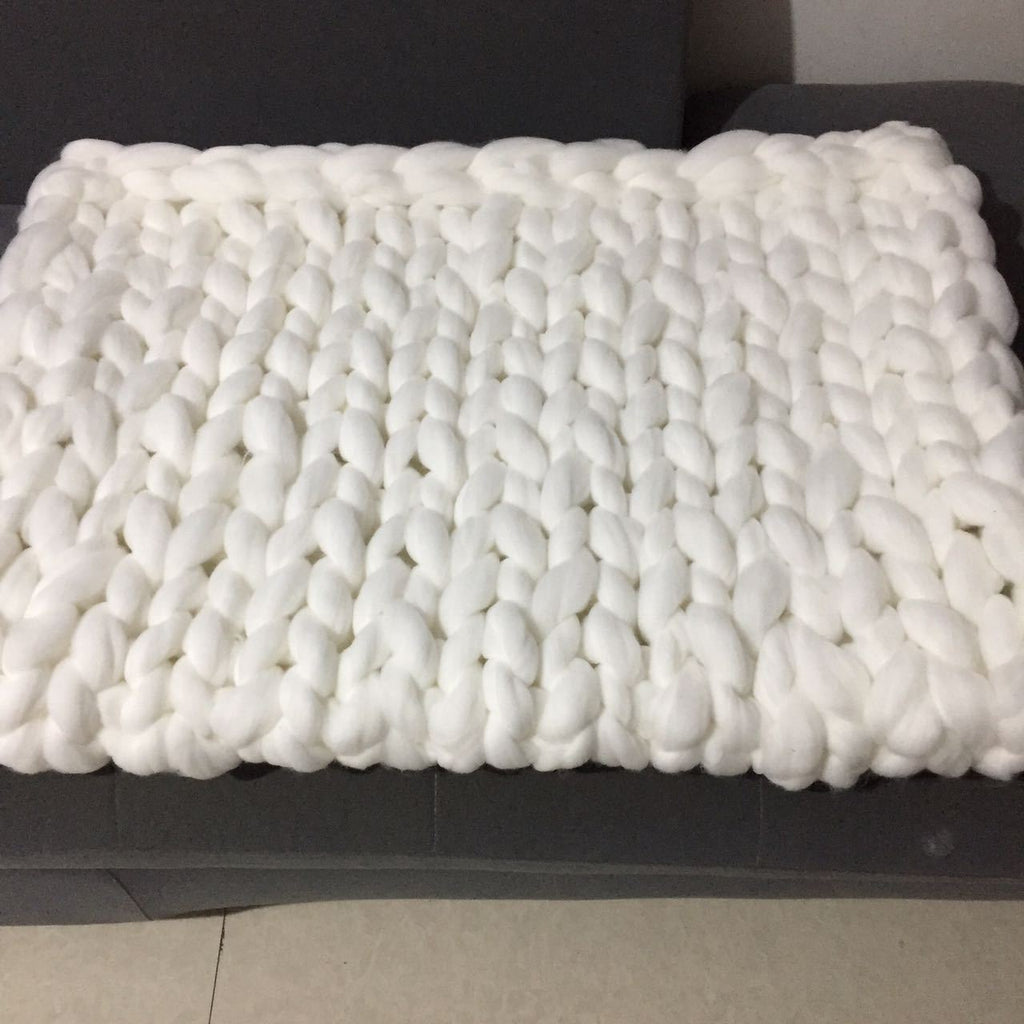 Merino Wolldecke, handgestrickt mit extra-dickem Garn