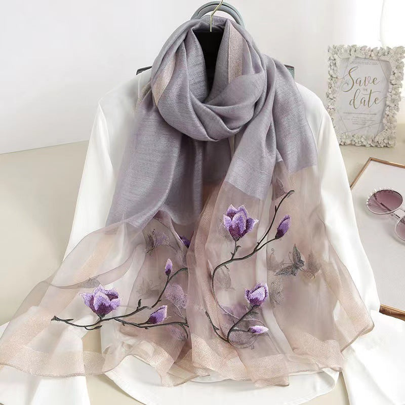 Seidenschal mit Wollanteil und Stickerei – Bild 13 | LuxeStyle