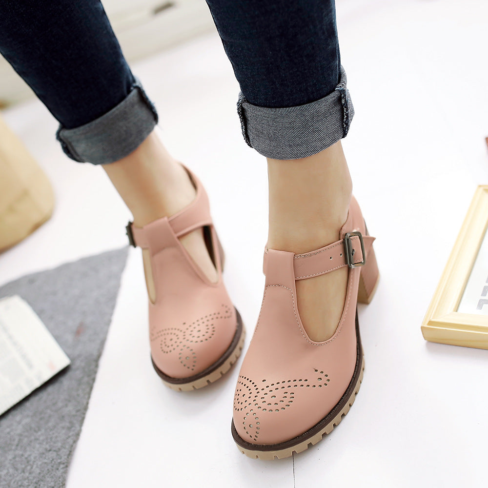 Dicker Hacke Pumps im britischen Stil