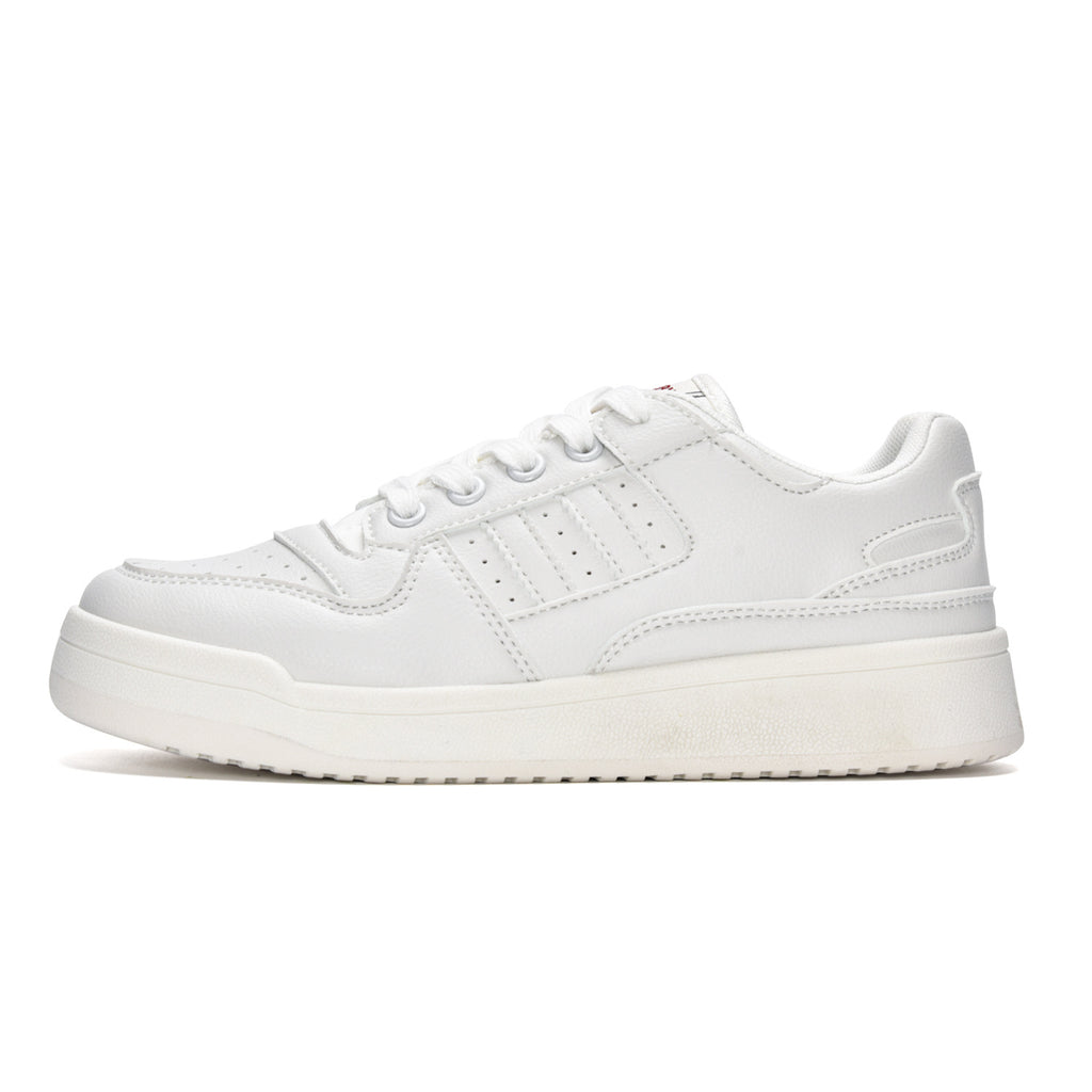Modische Freizeitschuhe mit leichter Erhöhung