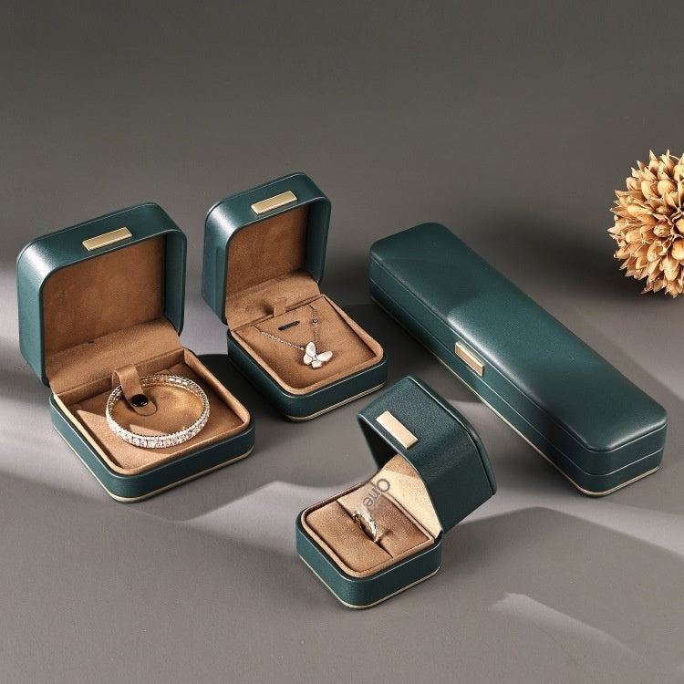 Schmuckbox aus PU-Leder mit abgerundeten Ecken – Bild 12 | LuxeStyle