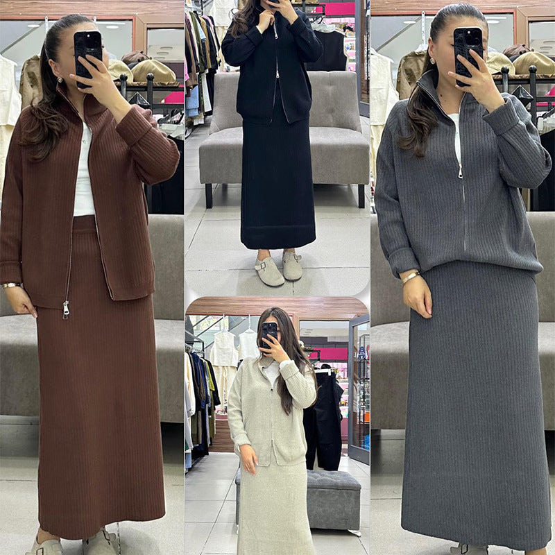 Freizeit-Set mit Pullover und Midirock