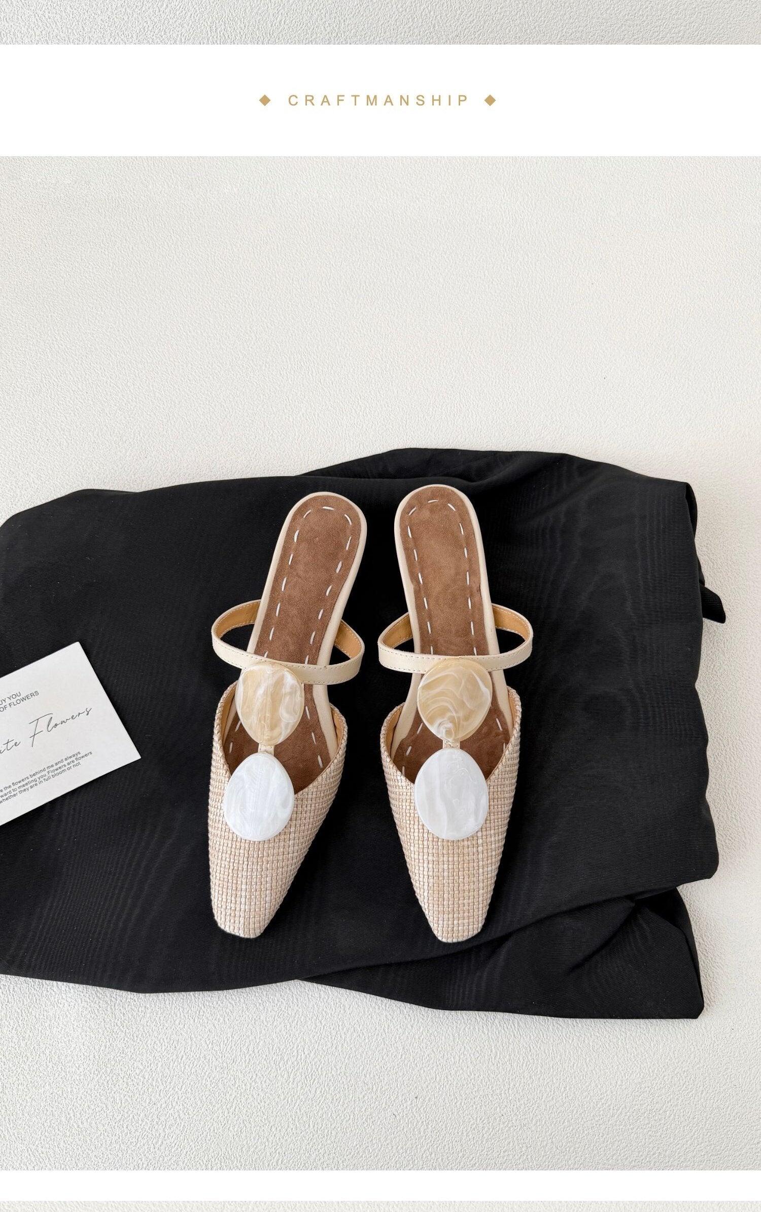 Mules mit Bernstein-Schnalle · Sommer