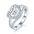 Herz Moissanit Ring mit Split Shank Pave Halo