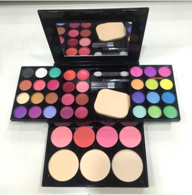 Makeup-Set mit 24 Farb‑Lids, 8 Lippen, 4 Rouge, 3 Puderkuchen – Bild 6 | LuxeStyle