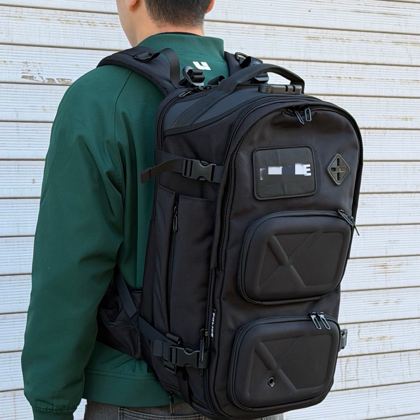 Multifunktionaler Rucksack mit doppelten Schultergurten