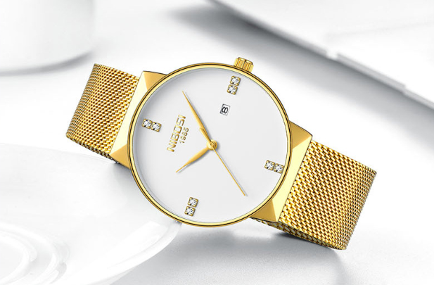 Quarzuhr mit ultra-dünnem Gehäuse und Milanaise-Armband – Bild 2 | LuxeStyle