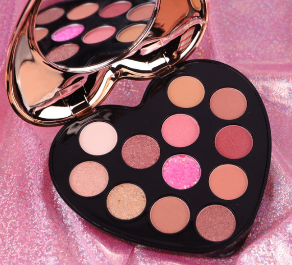 Herzförmige Lidschatten-Palette (12 Farben) – Bild 3 | LuxeStyle