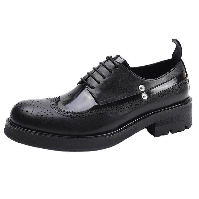 Elegante handgemachte Lederschuhe mit dicker Sohle