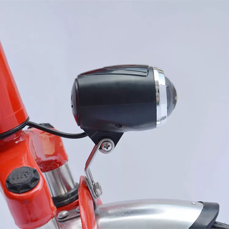 Faltbarer LED-Scheinwerfer für E-Scooter & Bikes – Bild 4 | LuxeStyle