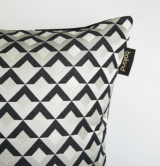 Modernes Kissen mit geometrischem Muster – Bild 4 | LuxeStyle