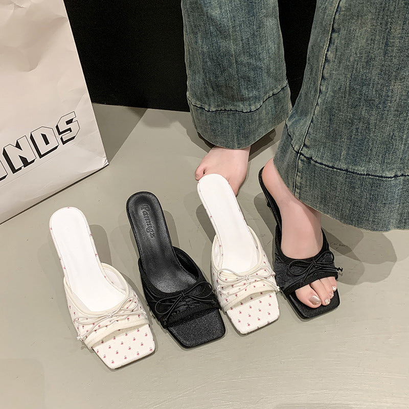 Sandalen mit Schleife und eckiger Zehenpartie – Bild 4 | LuxeStyle